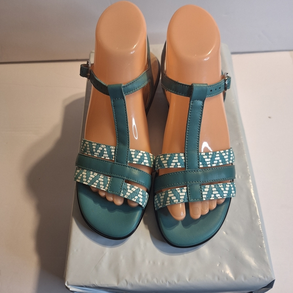 SAS Capri Teal Strappy T‑Bar Sandals with Patterned Accent. Size 7 M - Picture 3 of 10